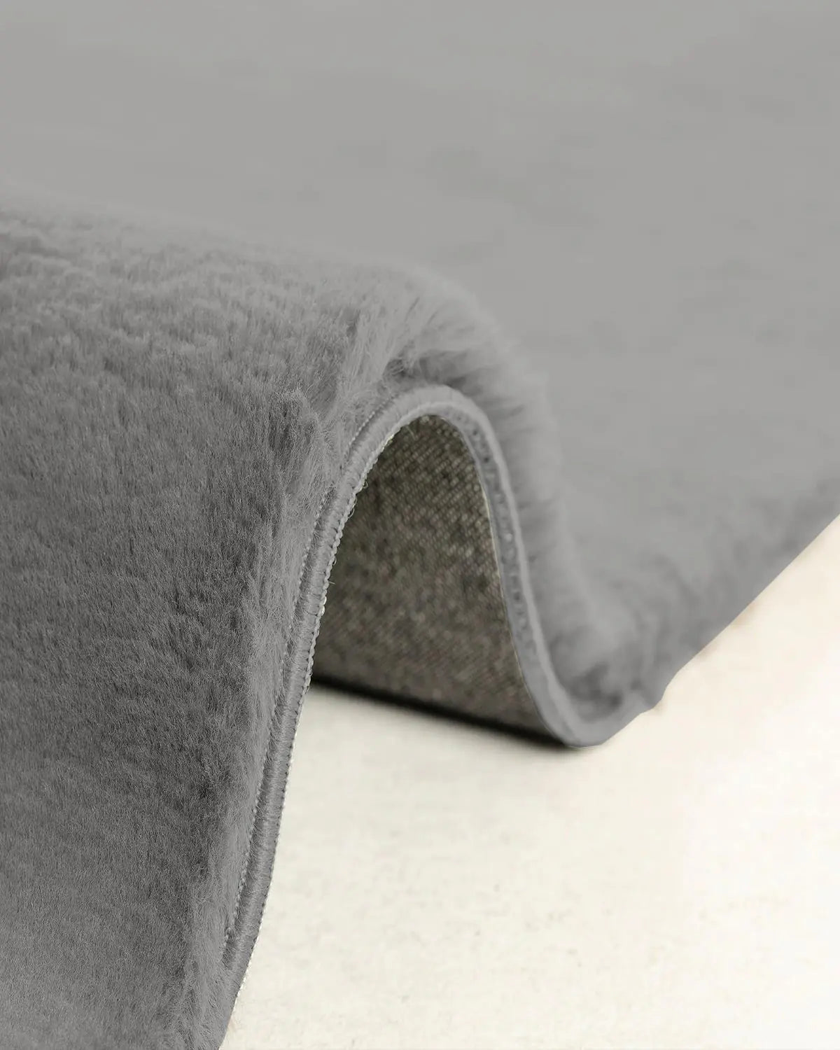 CozyFuzz Gray Fur Carpet 160x220