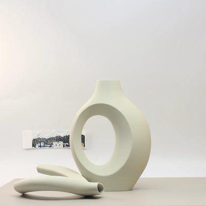 A Set of Hugging Vase Ornaments